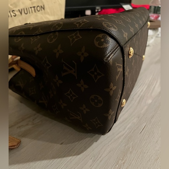 Louis Vuitton Monogram Canvas Montaigne MM Tote - Picture 12 of 14